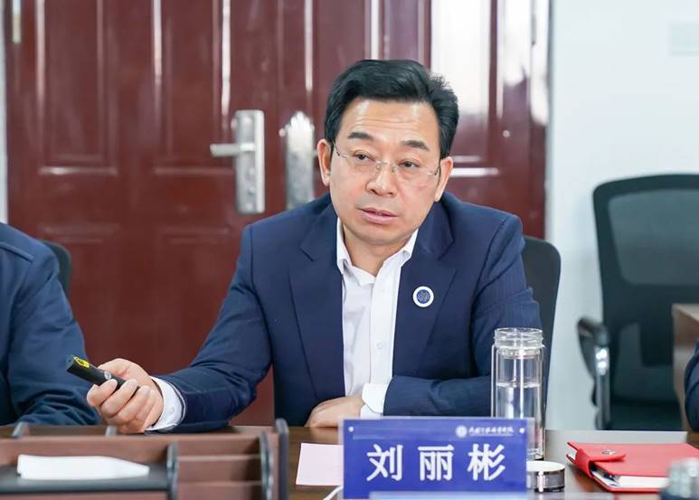 河南省5G应用产教融合联盟理事长刘昱旻莅临学校调研指导 河南省5G应用产教融合联盟理事长刘昱旻莅临学校调研指导