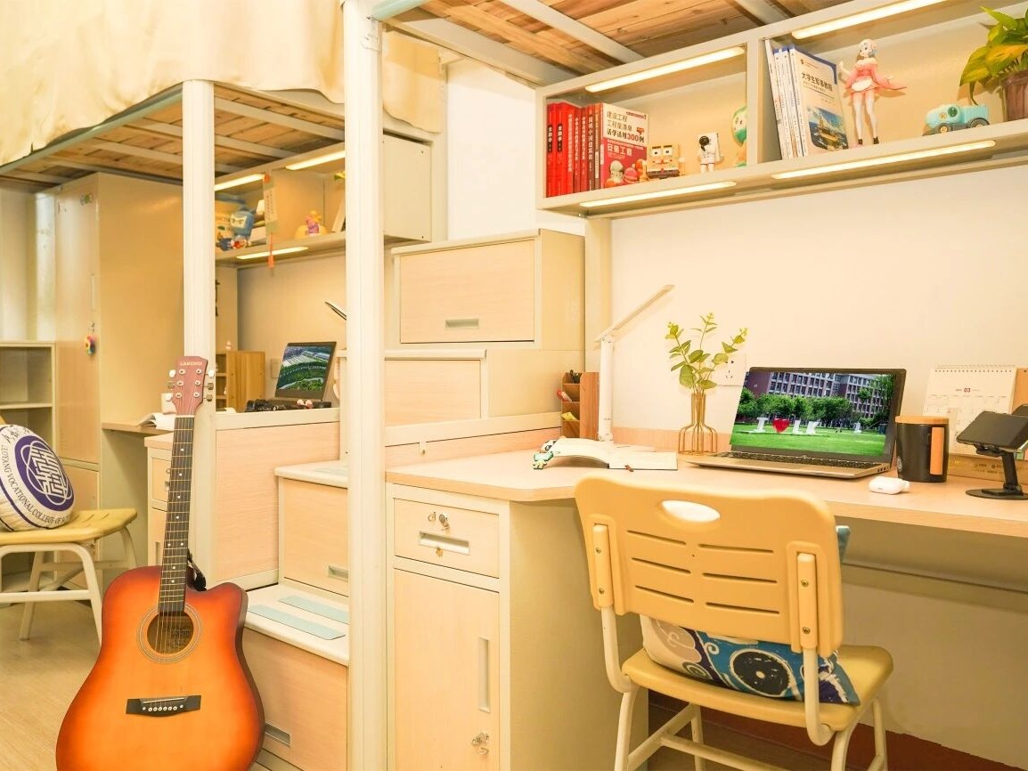 上床下桌、独立卫浴、超大阳台…洛阳科技职业学院学生公...