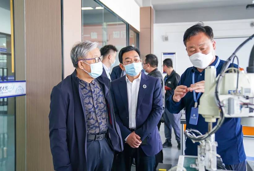 河南省5G应用产教融合联盟理事长刘昱旻莅临学校调研指导 河南省5G应用产教融合联盟理事长刘昱旻莅临学校调研指导