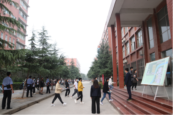 1601004658658140.png 洛阳科技职业学院2020年单招考试顺利举行(1)514.png